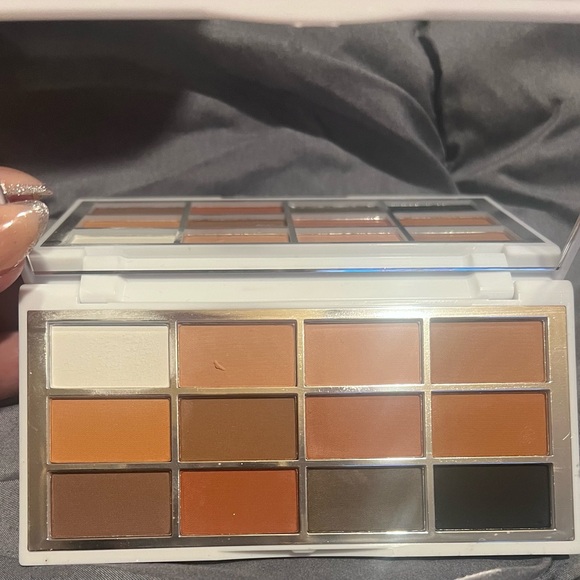 Matte about you 12 matte neutral colors, .46 colors are neutral see picture - Picture 4 of 5